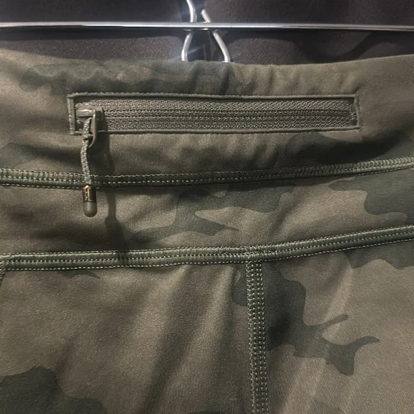 Lululemon Camo Crops - Picture 4 of 6